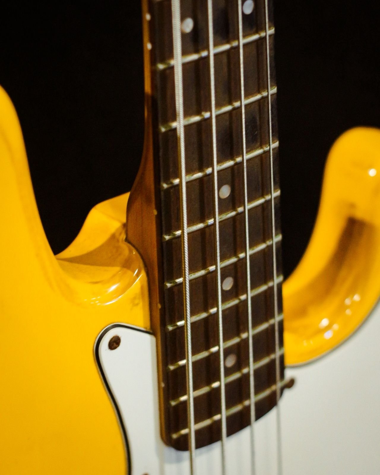Squier Jazz Bass Affinity Graffiti Yellow - Image 3