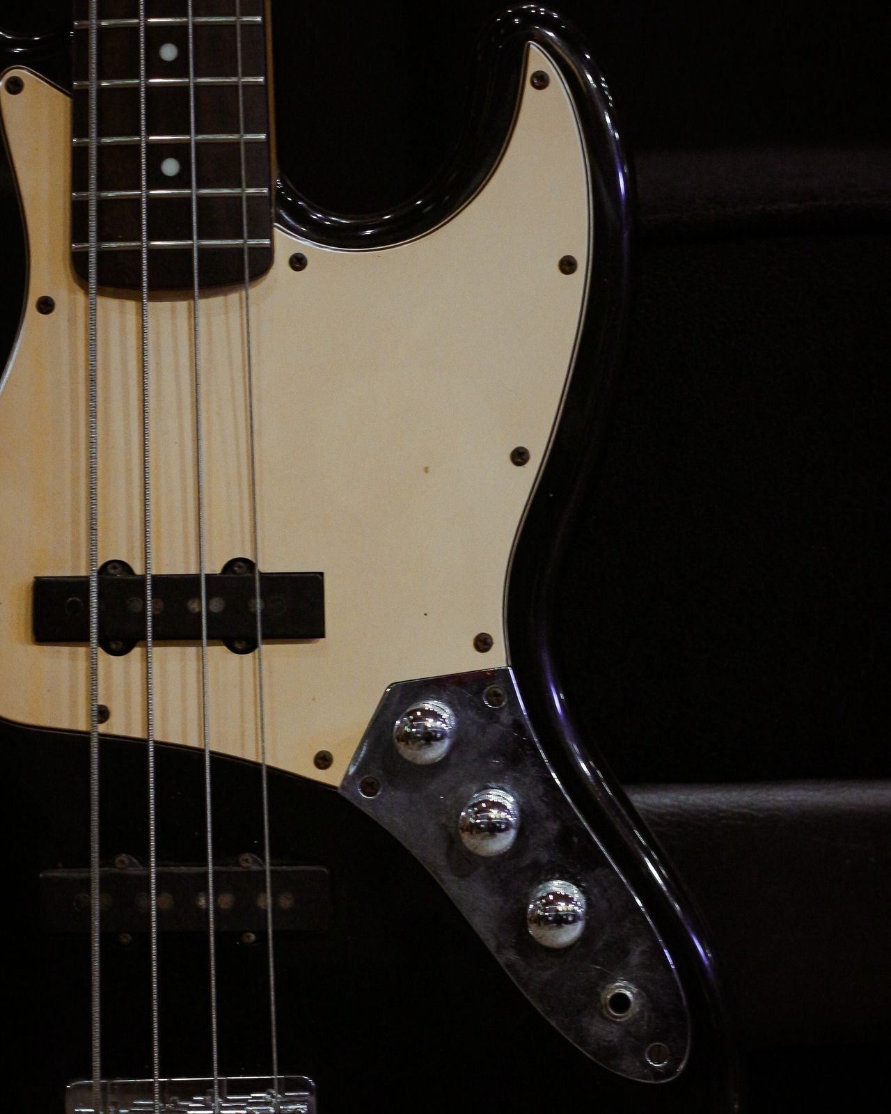 Squier Jazz Bass Standard 2010 - Image 2
