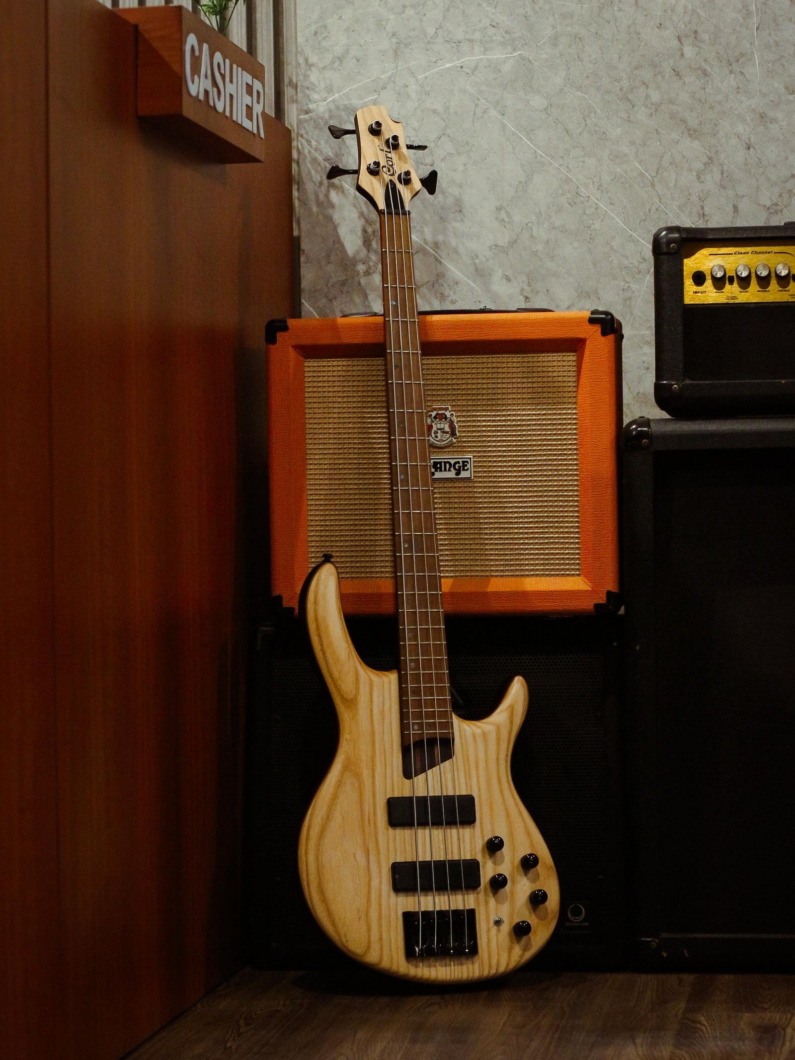 Cort Element B4