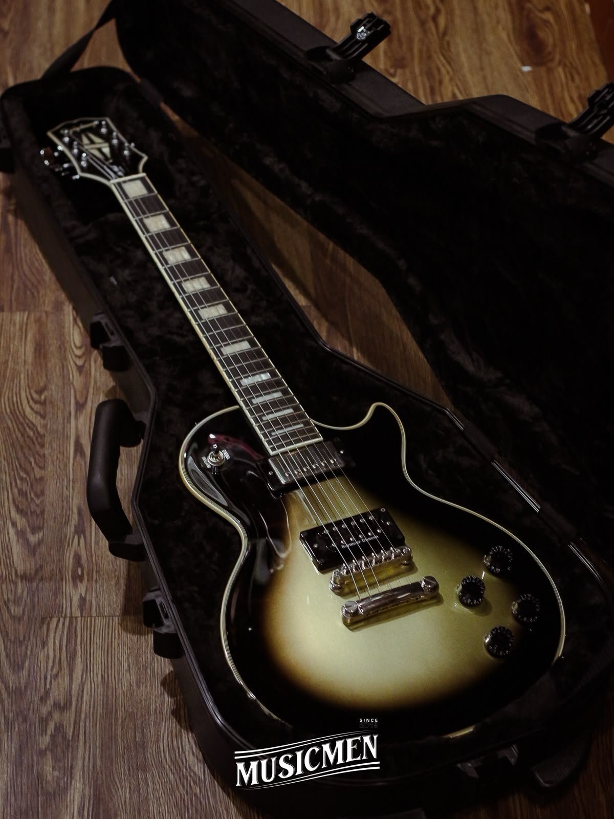 Epiphone Adam Jones Les Paul Custom Art Collection